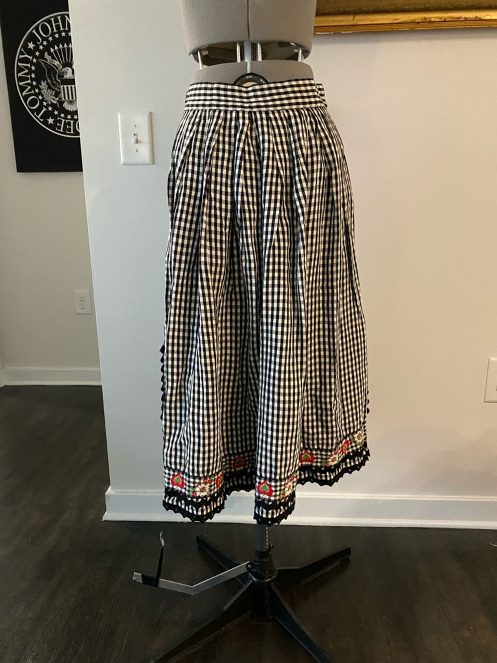 Vintage Handmade Black & White Gingham A-Line Skirt with Floral Trim - Picture 5 of 7